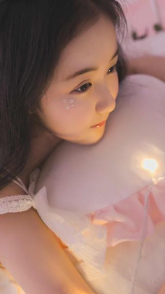 老婆出差闺蜜来家住几天